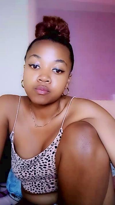 Elysca live cam on Cam4