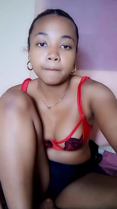 Elysca live cam on Cam4