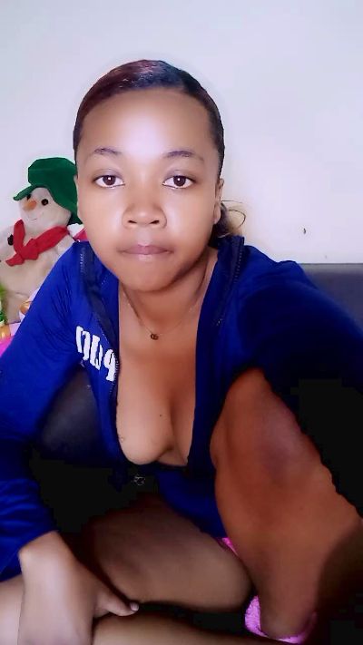 Elysca live cam on Cam4