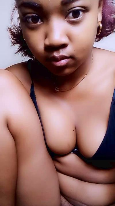 Elysca live cam on Cam4