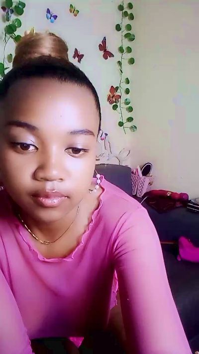 Elysca live cam on Cam4