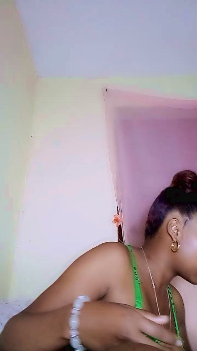 Elysca live cam on Cam4