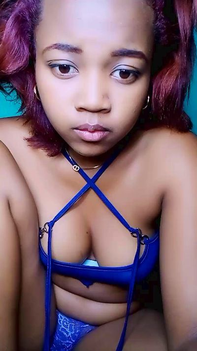 Elysca live cam on Cam4