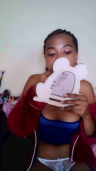 Elysca live cam on Cam4