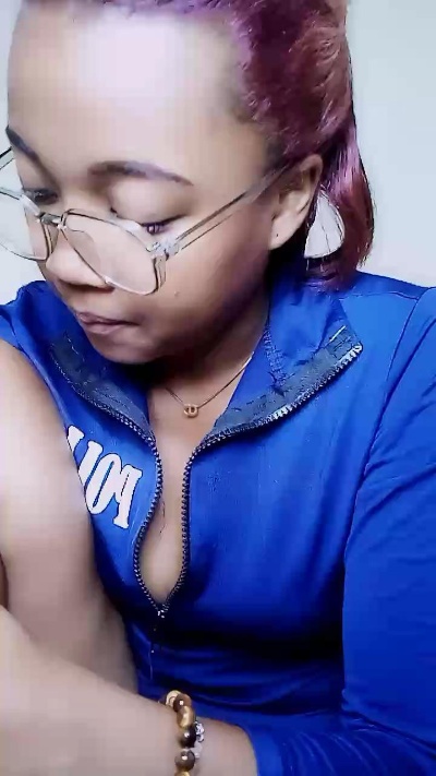 Elysca live cam on Cam4