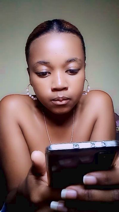 Elysca live cam on Cam4