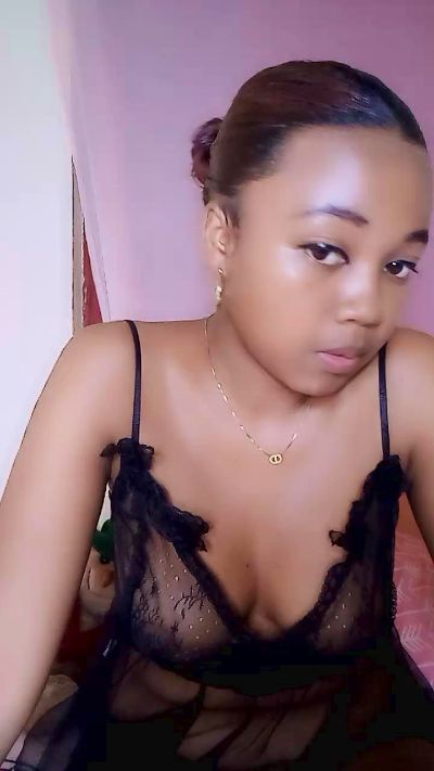 Elysca live cam on Cam4