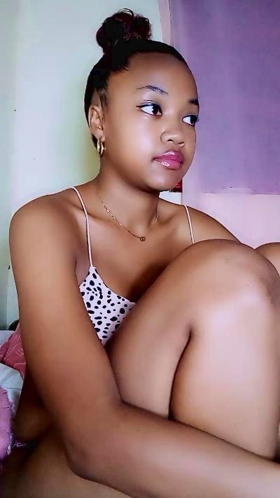 Elysca live cam on Cam4