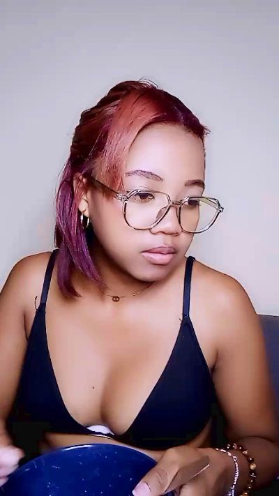 Elysca live cam on Cam4