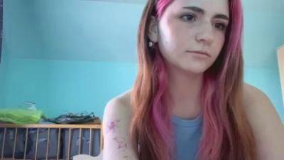 ElyseLivernois live cam on Cam4