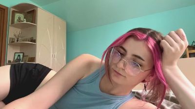 ElyseLivernois live cam on Cam4