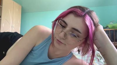 ElyseLivernois live cam on Cam4