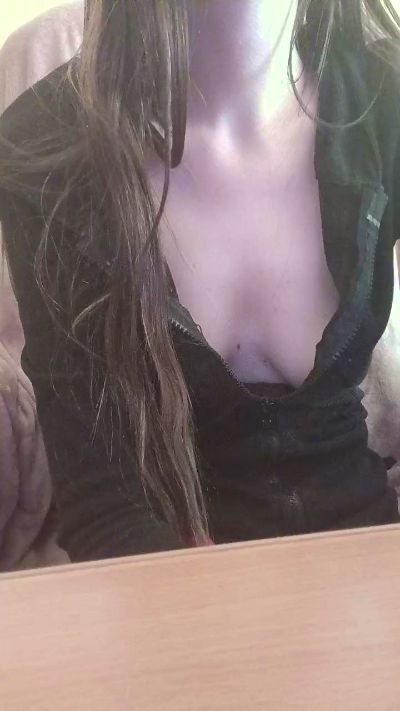 Elzakom live cam on Cam4