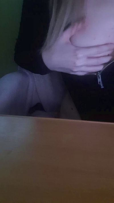 Elzakom live cam on Cam4
