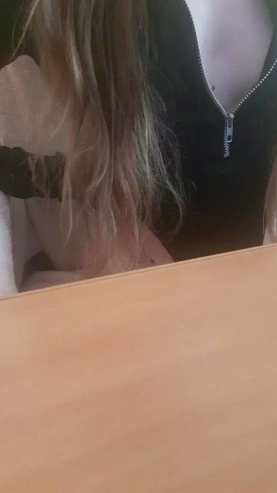 Elzakom live cam on Cam4