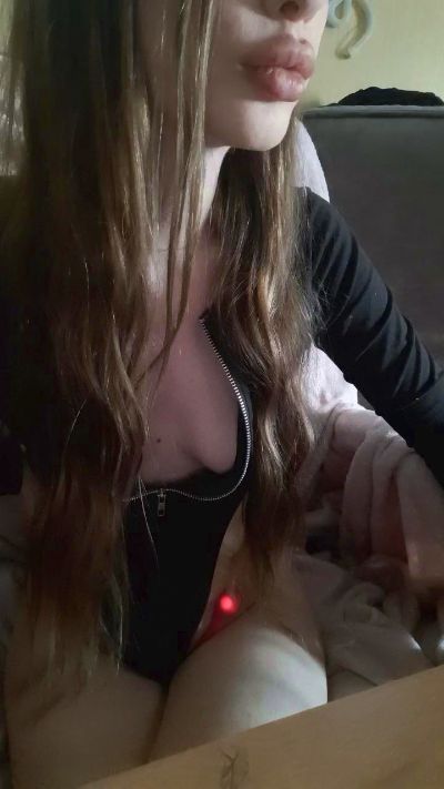 Elzakom live cam on Cam4