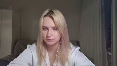 EmeldaBisso live cam on UnifiedCams