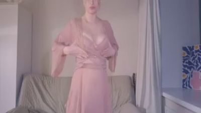 EmeldaBisso live cam on Cam4