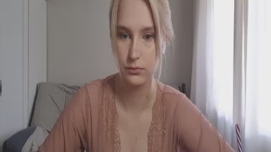 EmeldaBisso live cam on Cam4