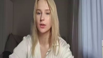 EmeldaBisso live cam on Cam4