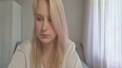 EmeldaBisso live cam on Cam4