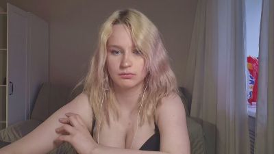 EmeldaBisso live cam on Cam4