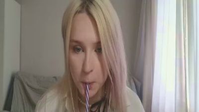 EmeldaBisso live cam on Cam4