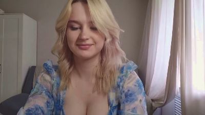 EmeldaBisso live cam on Cam4