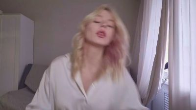 EmeldaBisso live cam on Cam4