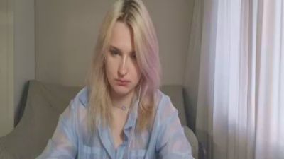 EmeldaBisso live cam on Cam4