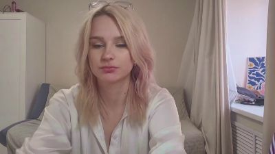 EmeldaBisso live cam on Cam4