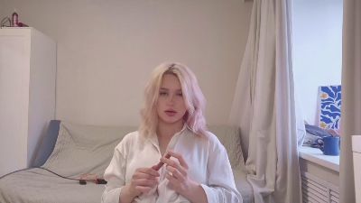 EmeldaBisso live cam on Cam4