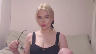 EmeldaBisso live cam on Cam4