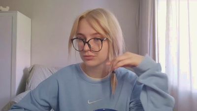 EmeldaBisso live cam on Cam4