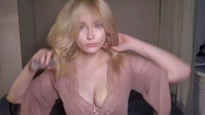 EmeldaBisso live cam on Cam4