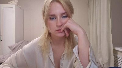 EmeldaBisso live cam on Cam4