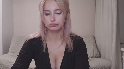 EmeldaBisso live cam on Cam4