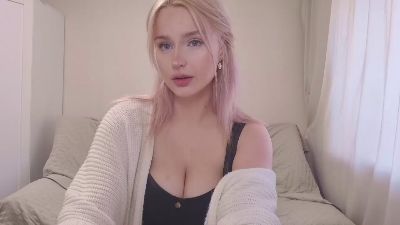 EmeldaBisso live cam on Cam4