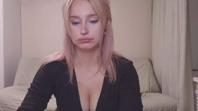 EmeldaBisso live cam on Cam4