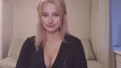 EmeldaBisso live cam on Cam4