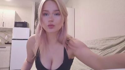 EmeldaBisso live cam on Cam4