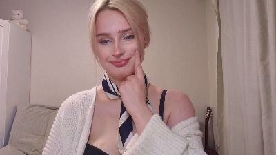 EmeldaBisso live cam on Cam4
