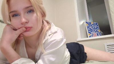 EmeldaBisso live cam on Cam4