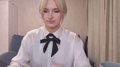 EmeldaBisso live cam on Cam4