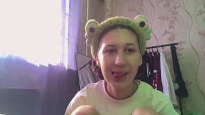 EmelinaPasche live cam on Cam4