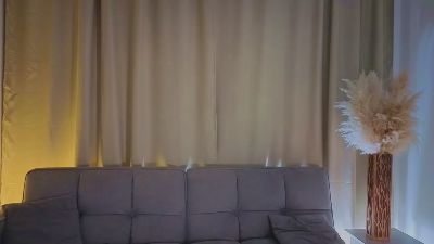 EmelineDinges live cam on Cam4