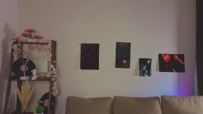 EmelineDinges live cam on Cam4