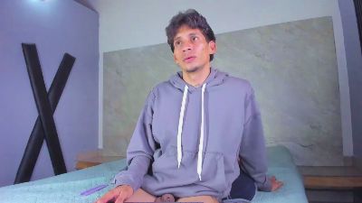 Emer_santos live cam on Cam4