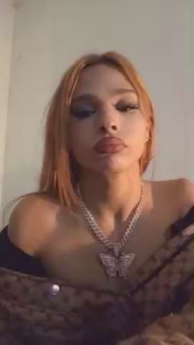 Emi_tuhembra live cam on Cam4