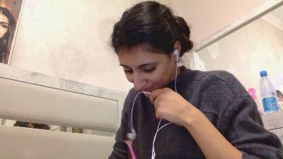 EmikoMcknight live cam on Cam4
